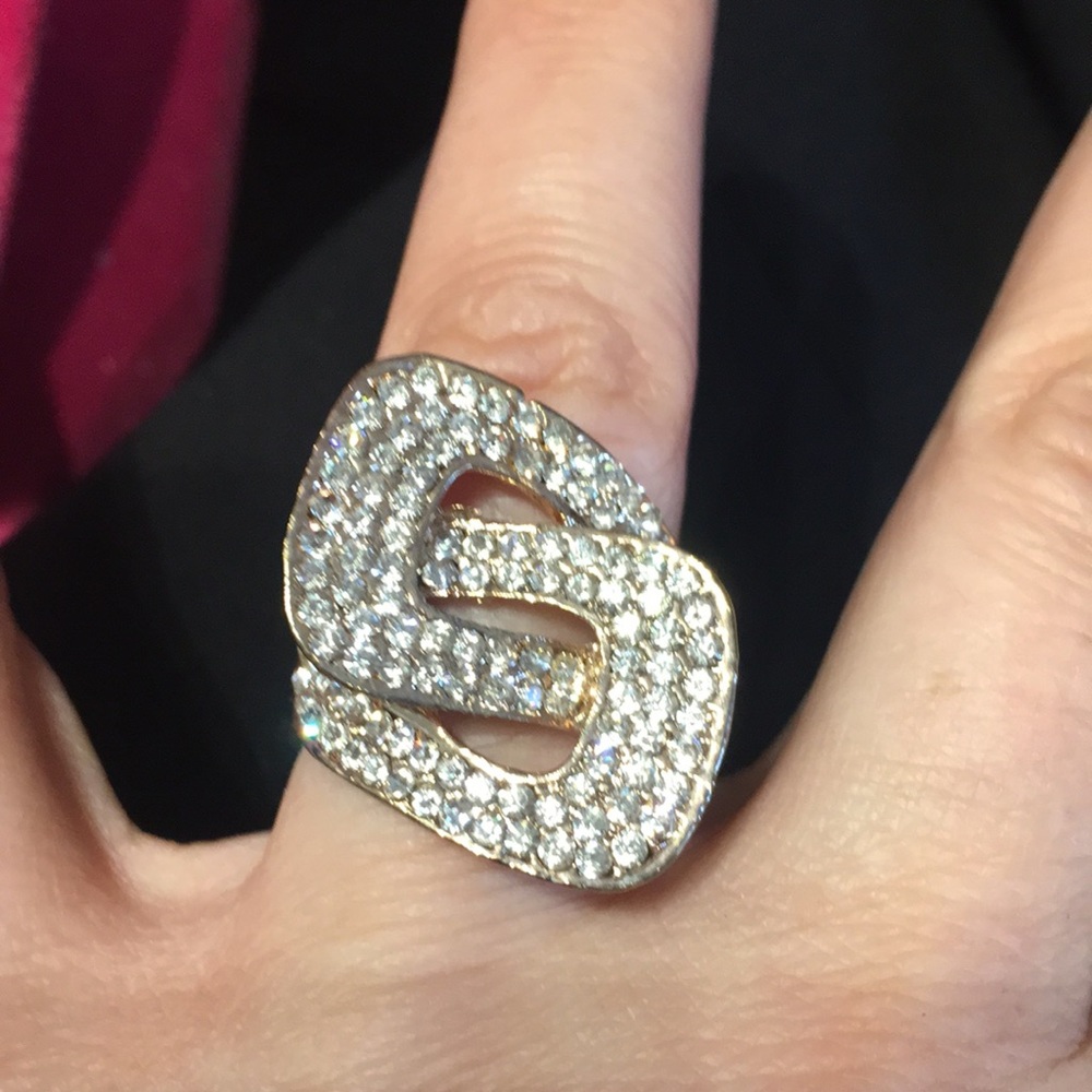Gorgeous ring